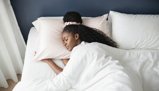 How to Tie Hair at Night Without Causing Damage: The 2026 Friction-Free Guide